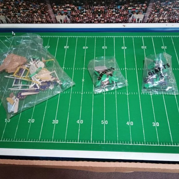 1967 Tudor Electric Football Game - Picture 4 of 6